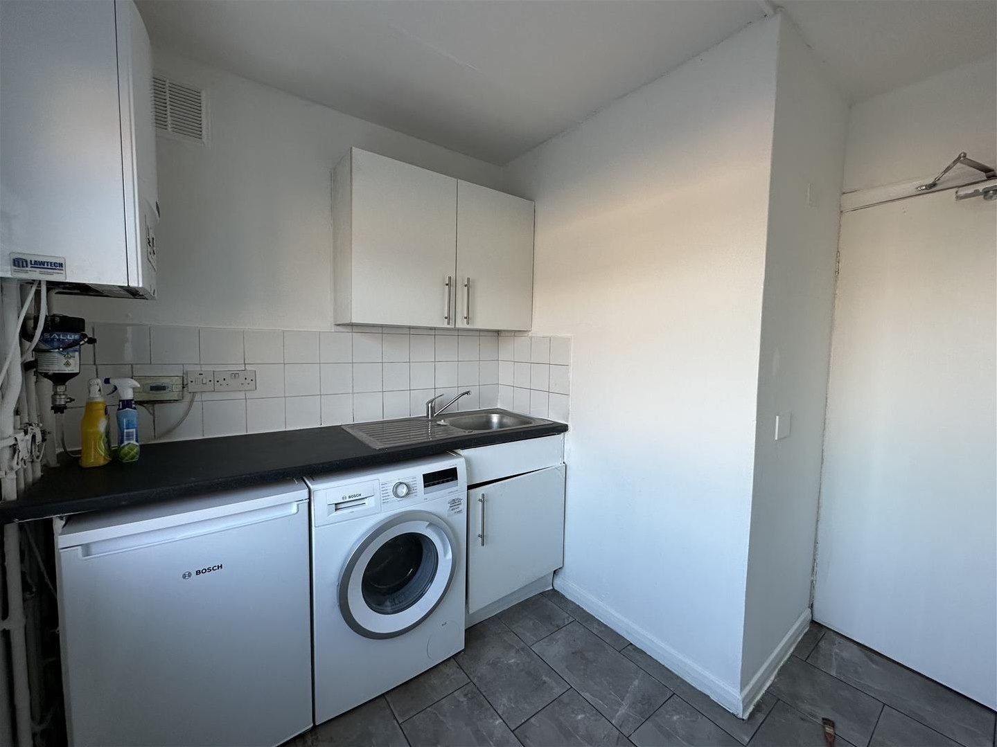 Flat Ruislip Road in Greater London