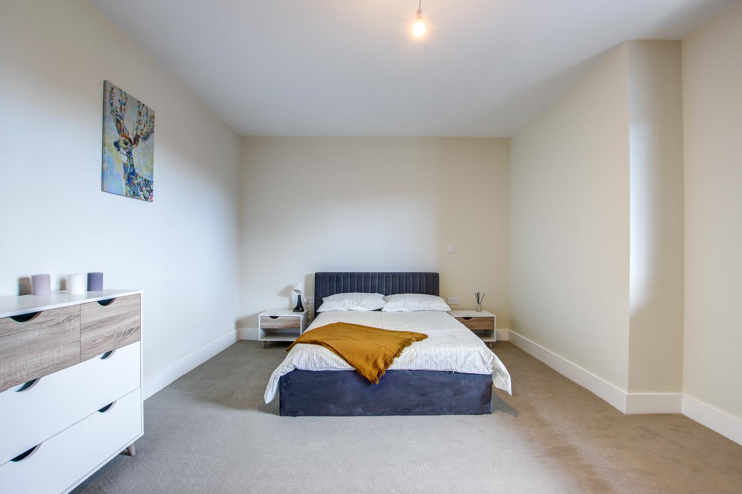 Flat Knightsbridge Court in Newcastle upon Tyne
