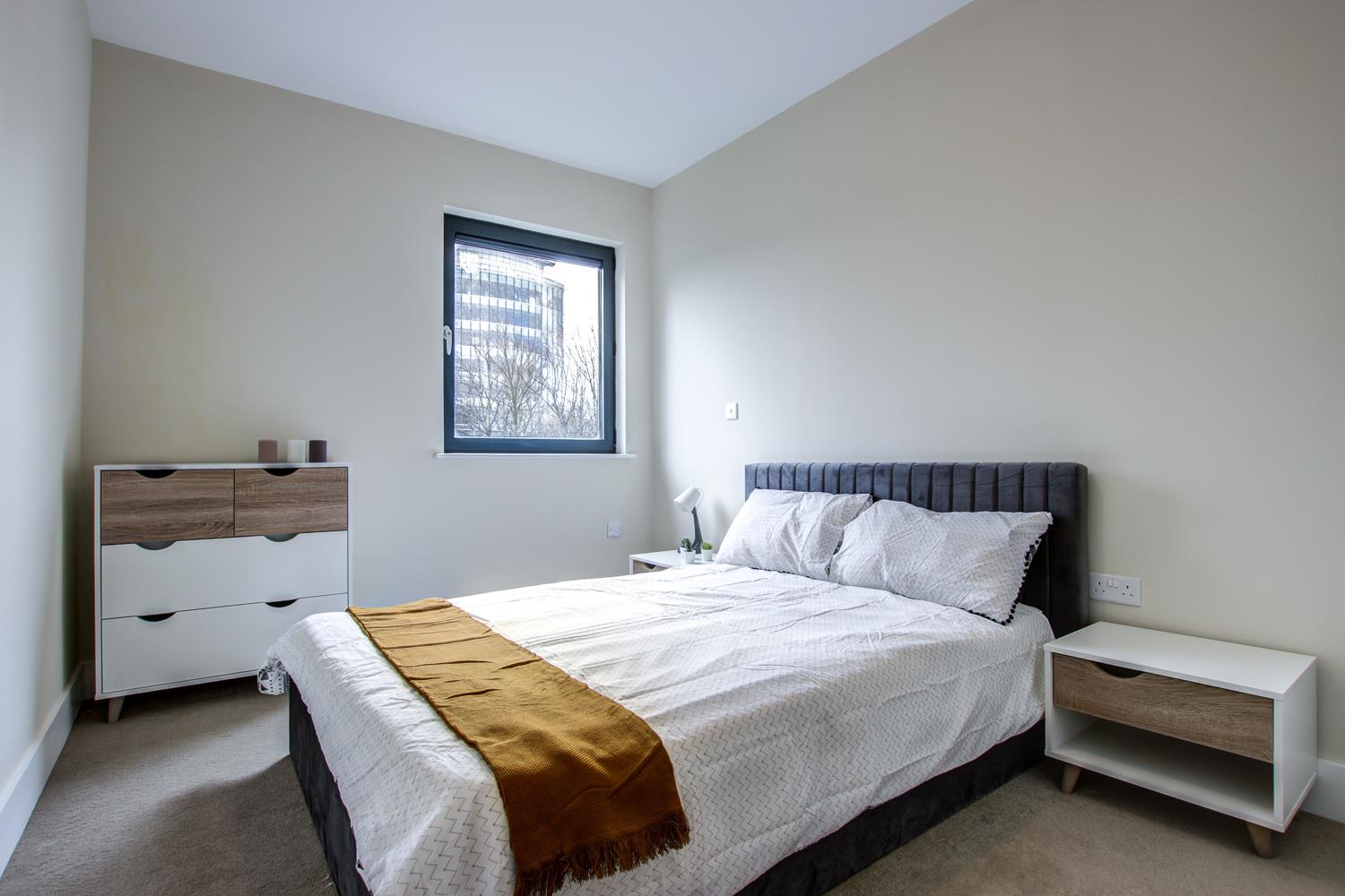 Flat Knightsbridge Court in Newcastle upon Tyne