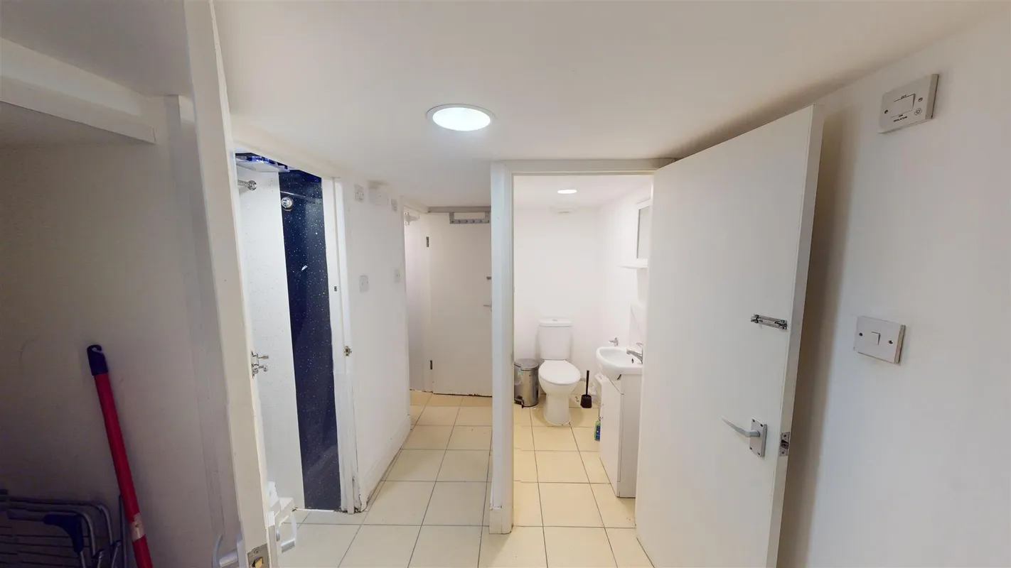 Room Harrow Road in Greater London