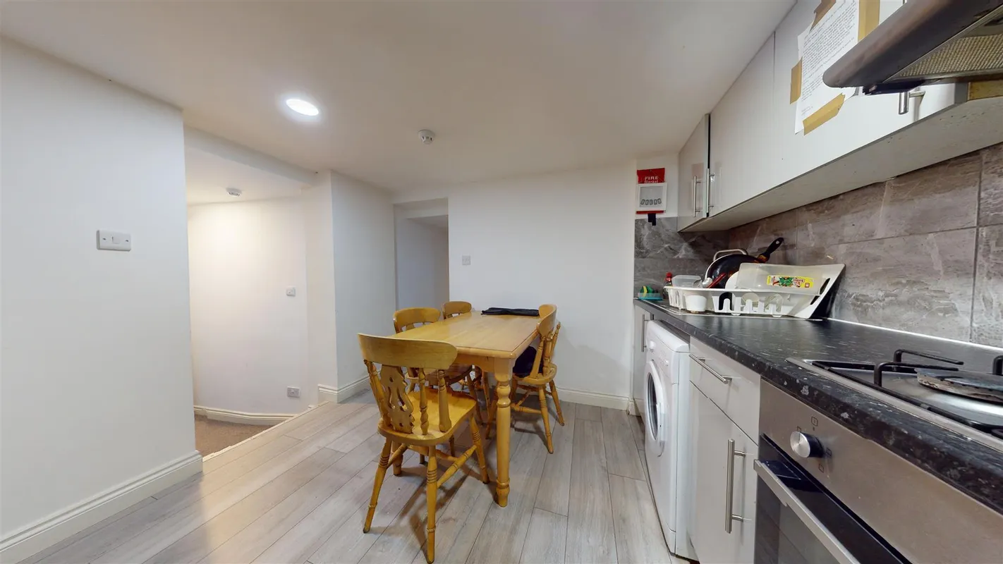 Room Harrow Road in Greater London