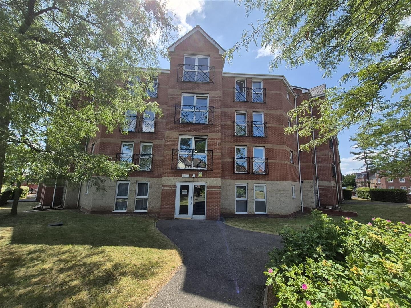 Flat Thackhall Street in Coventry