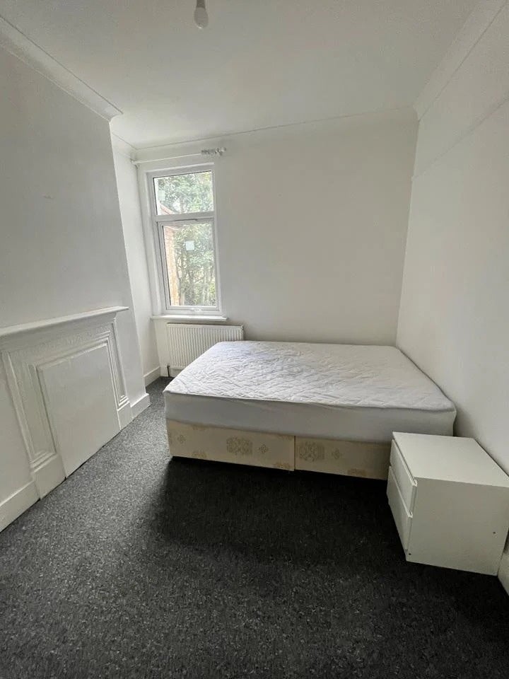 House Masons Avenue in Greater London