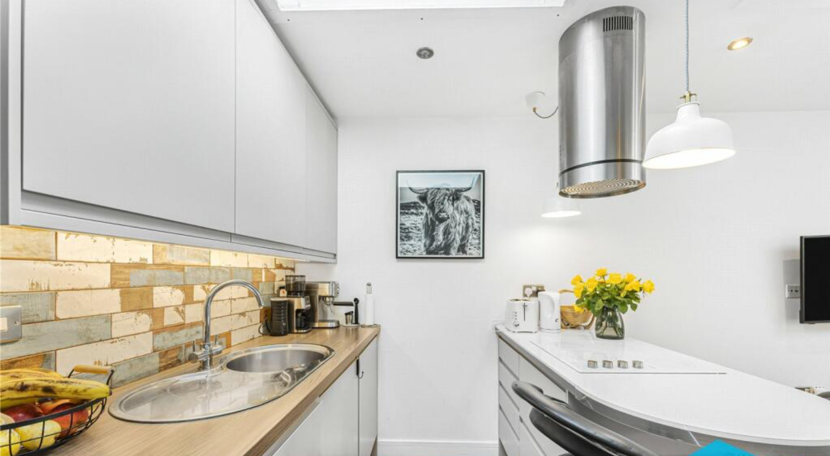 Flat Ringslade Road in Greater London