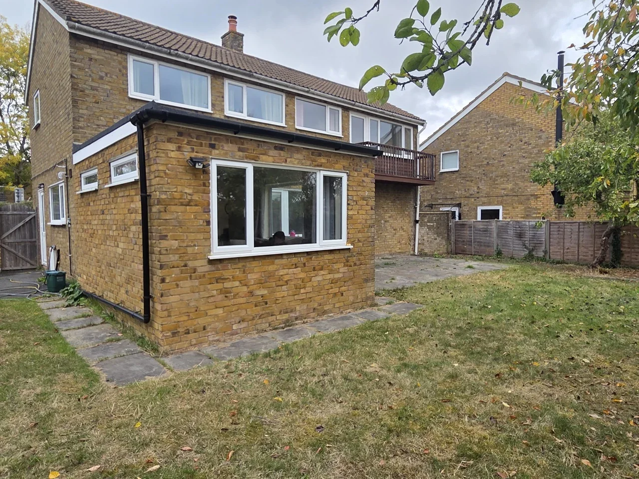 House Elm Drive in Welwyn Hatfield