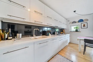 Flat Rotherhithe Street in Greater London
