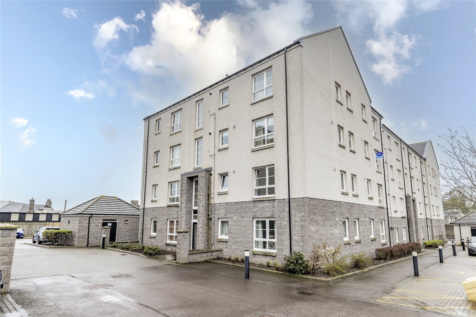 Flat Urquhart Court in Aberdeen City