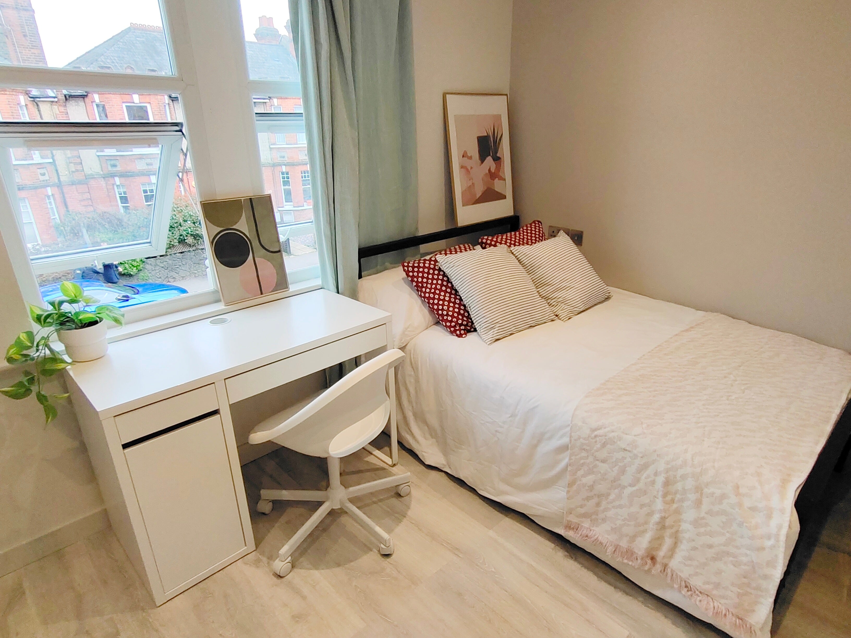 Flat Villiers Road in Greater London