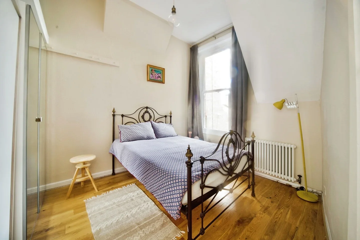 Flat Cyprus Close in Greater London