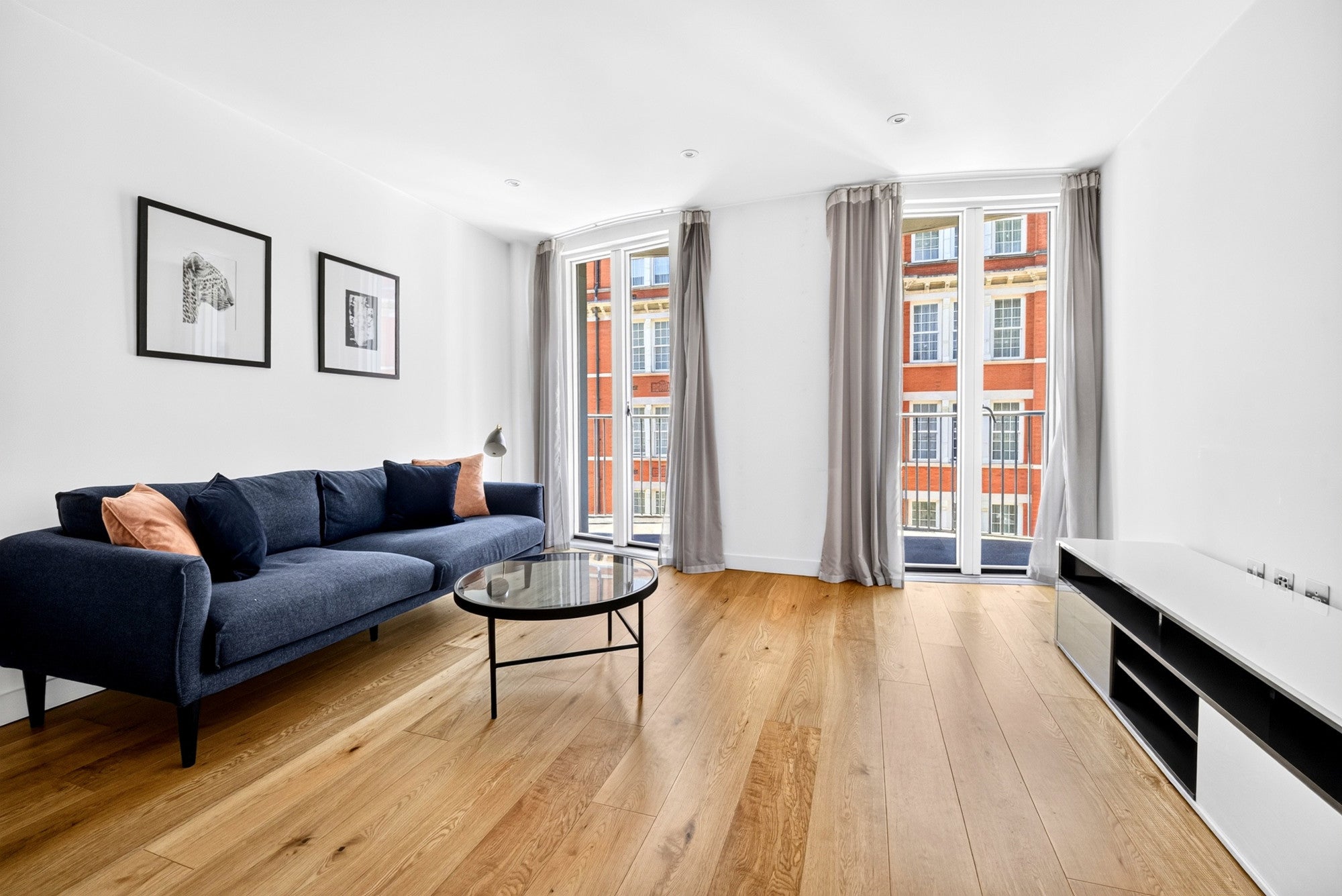 Flat Essex Road in Greater London