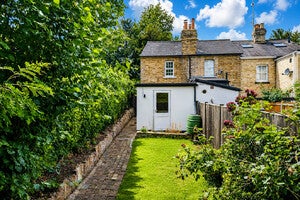 House Hertingfordbury Road in East Hertfordshire