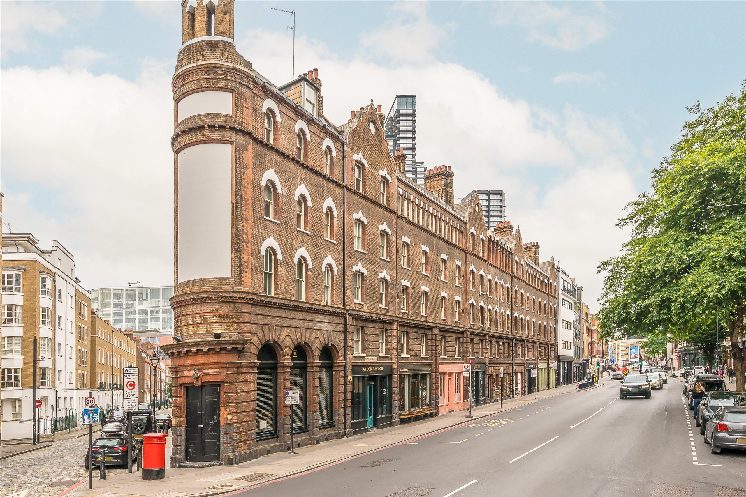 Flat Commercial Street in Greater London
