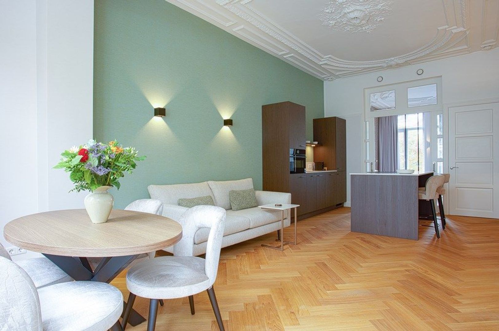 Flat Nassauplein in Den Haag