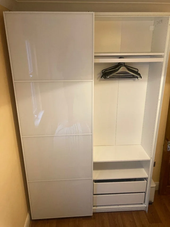 Room Deacon Road in Greater London