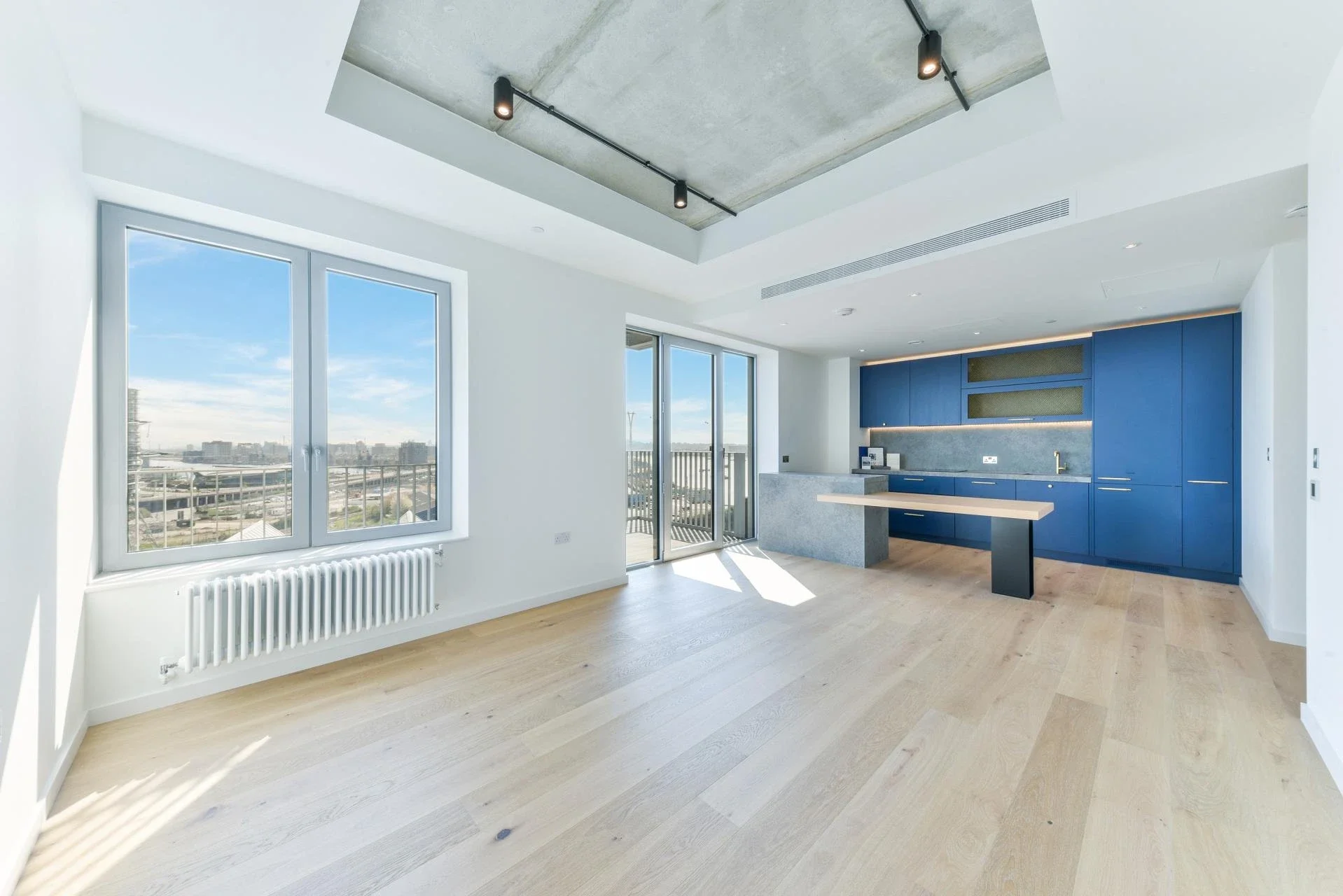 Flat Castle Slip in Greater London