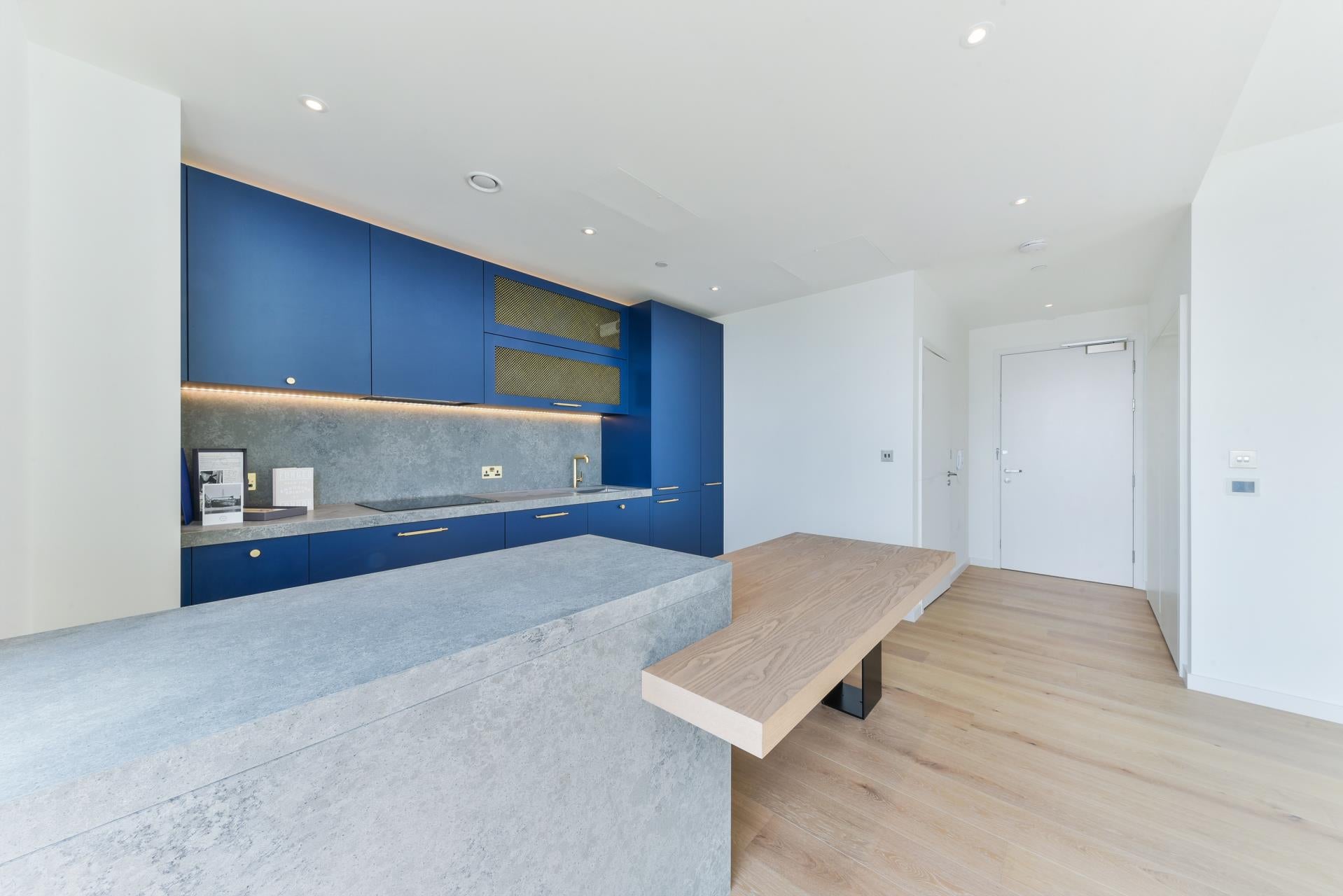 Flat Castle Slip in Greater London