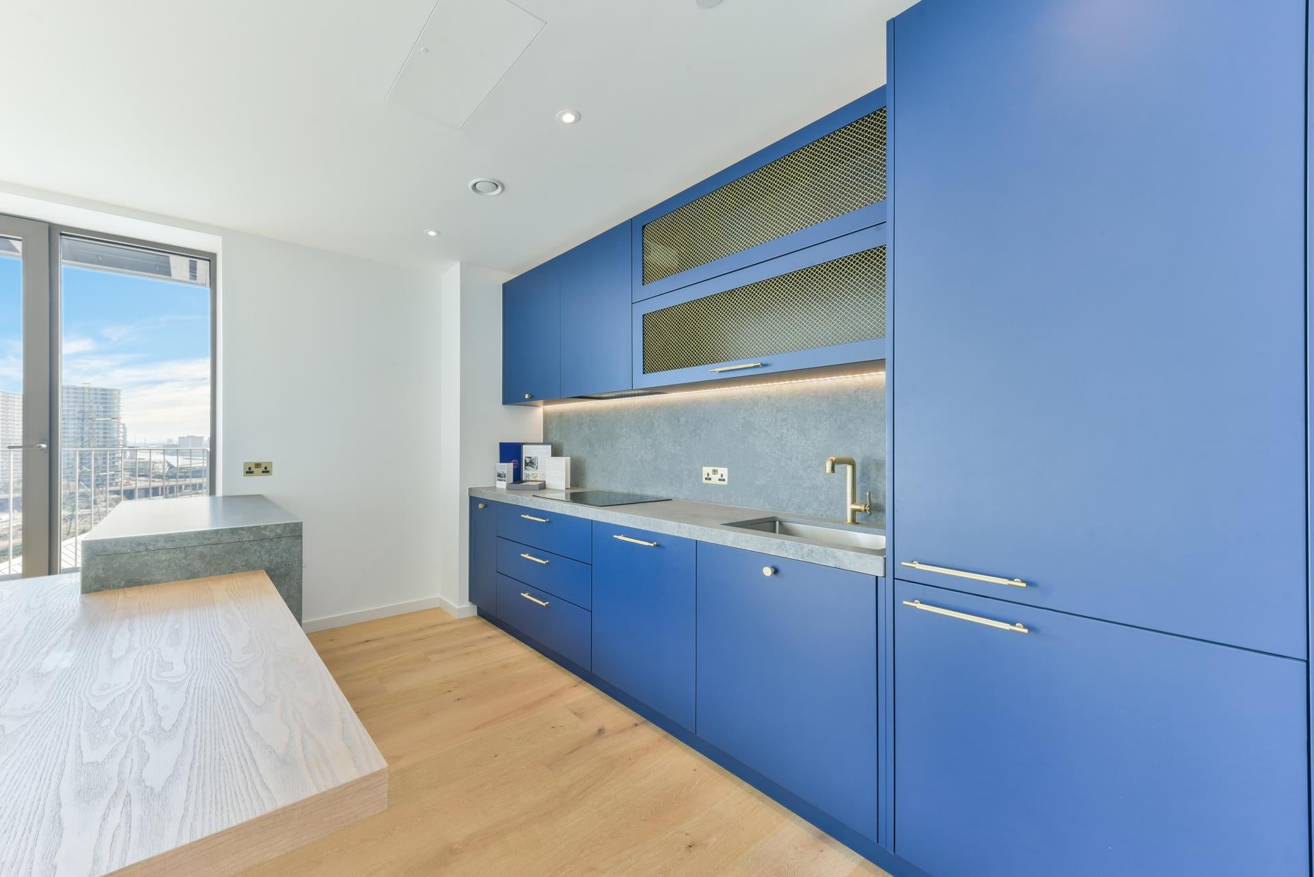 Flat Castle Slip in Greater London