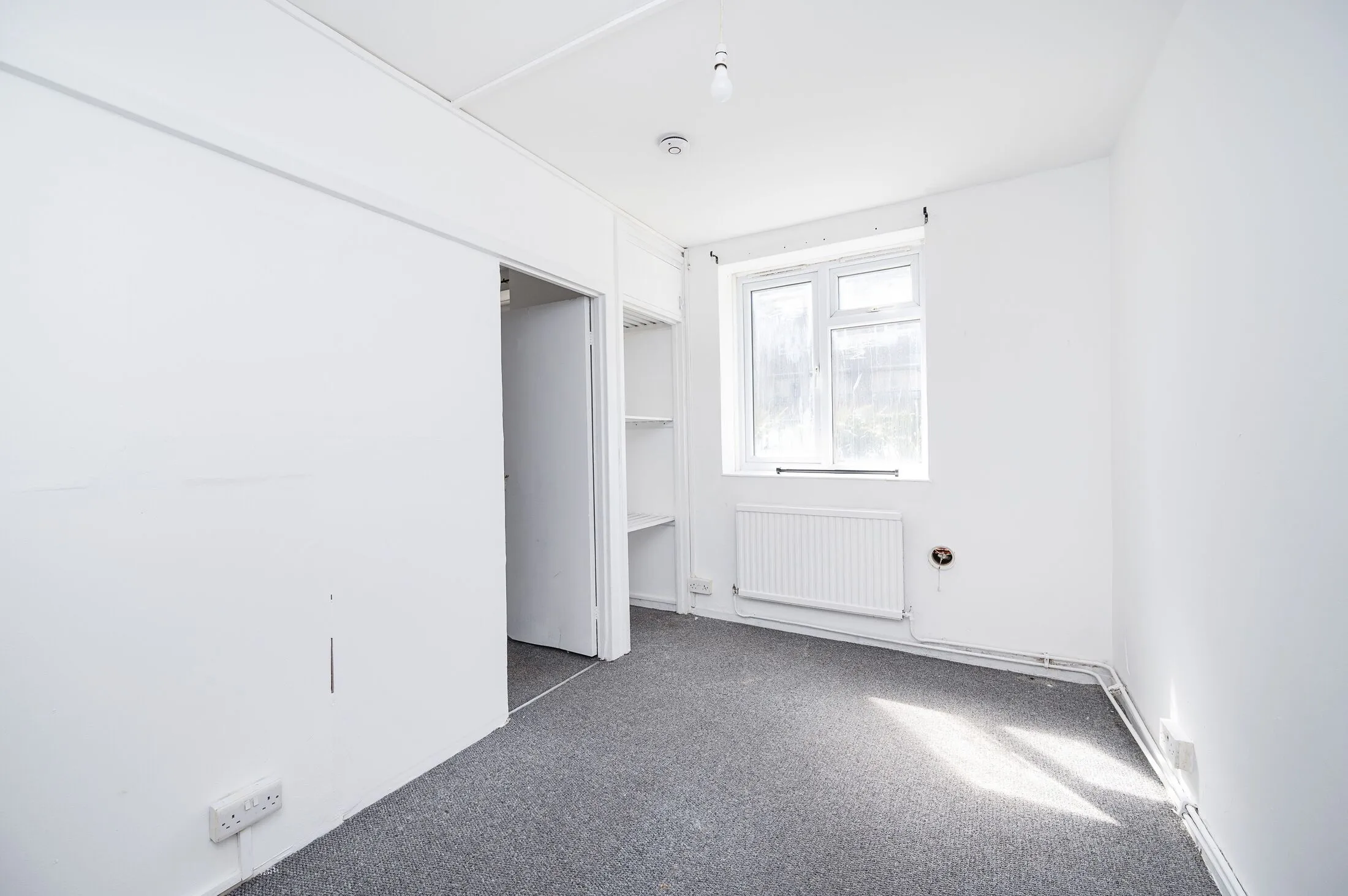 Flat Paragon Road in Greater London