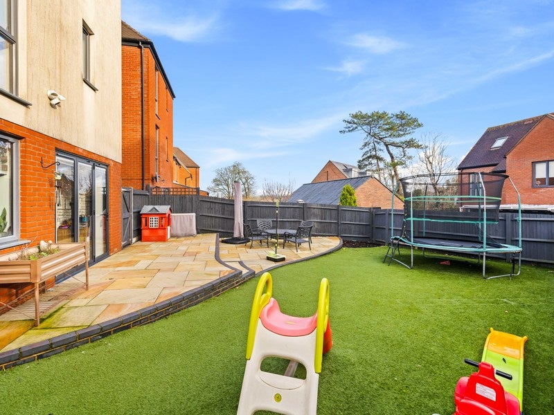 House Chaucher Gardens in Greater London