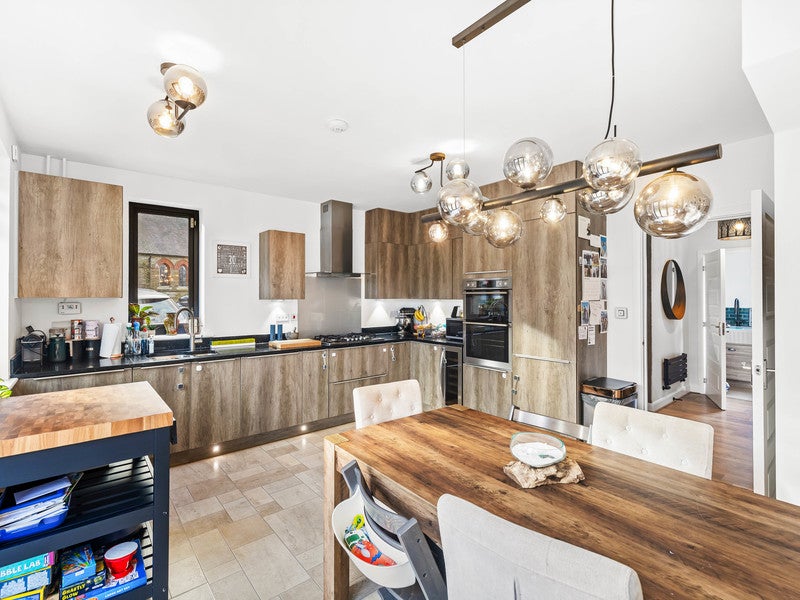 House Chaucher Gardens in Greater London