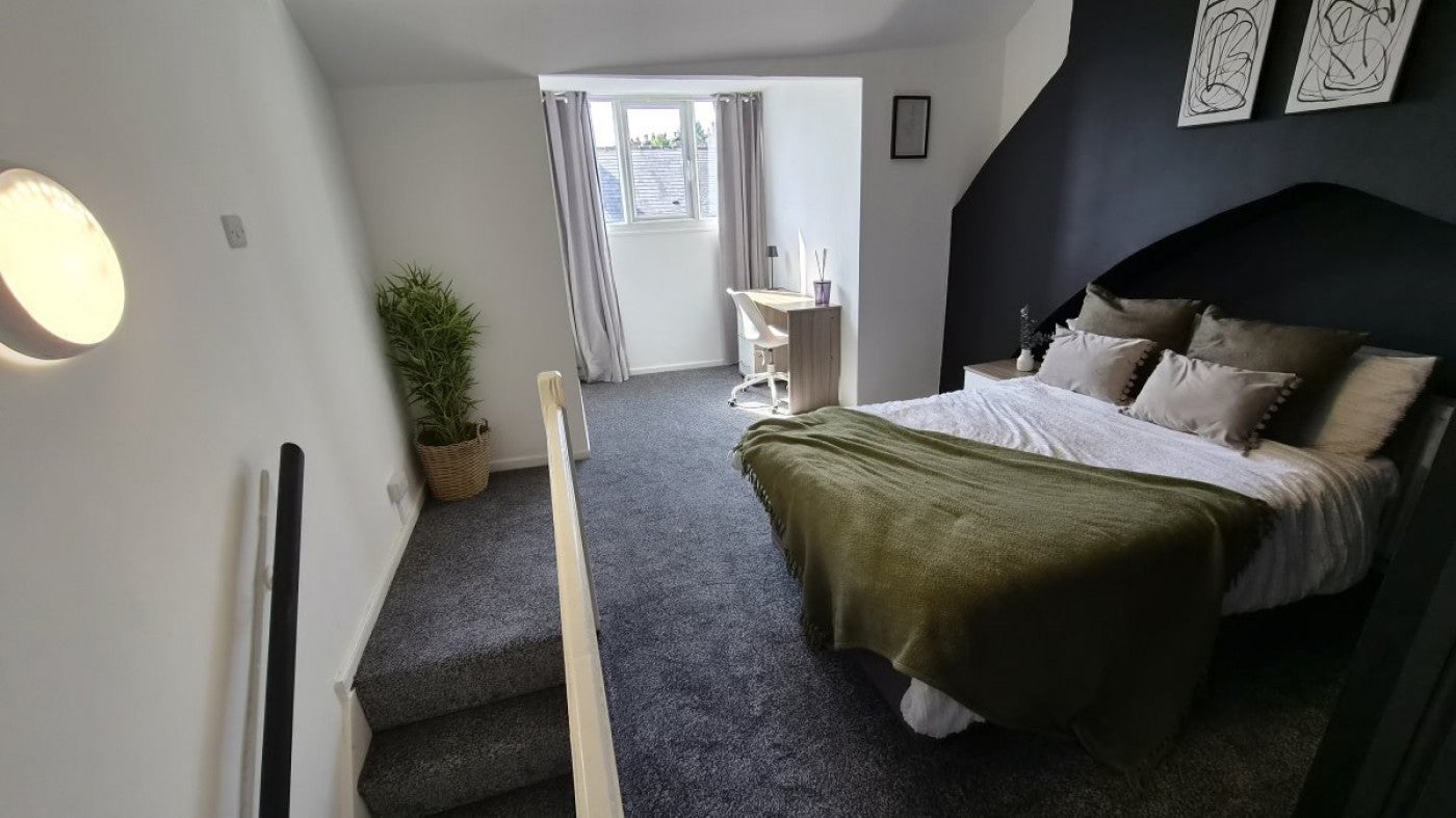 Room Corporation Street in Barnsley