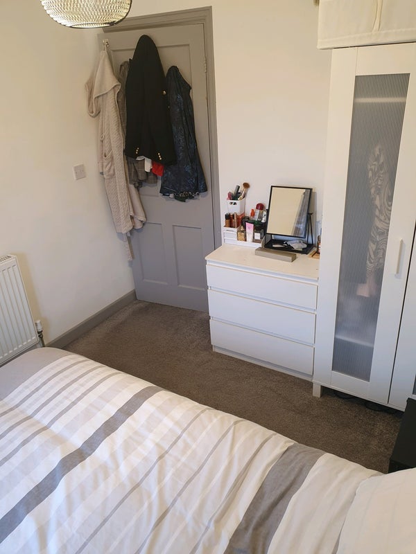 Room Bisson Road in Greater London