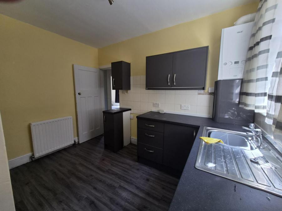 Flat Ferndene Grove in Newcastle upon Tyne