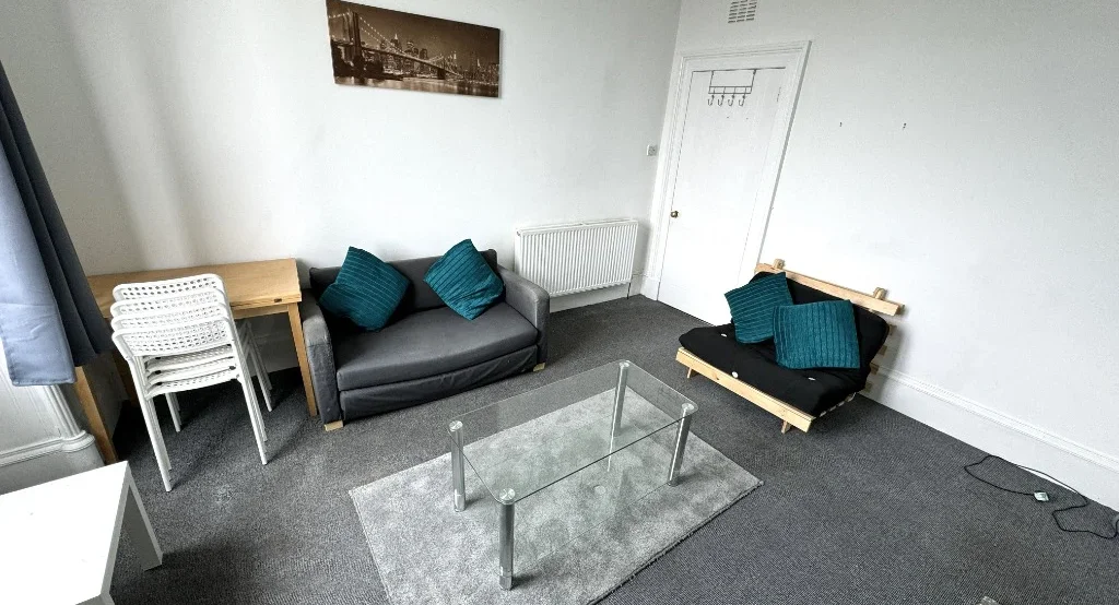 Room Walker Road in Aberdeen City
