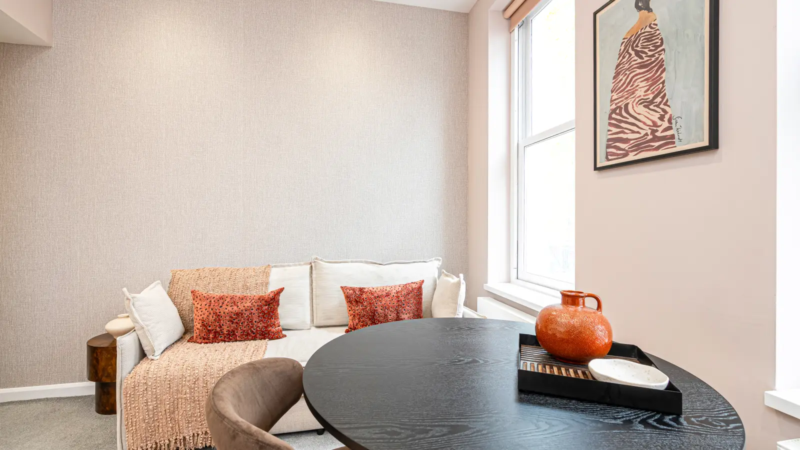 Flat Holyrood Street in Greater London