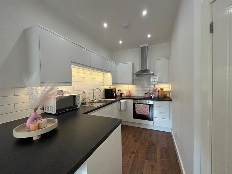 Flat Ringwood Road in Ferndown