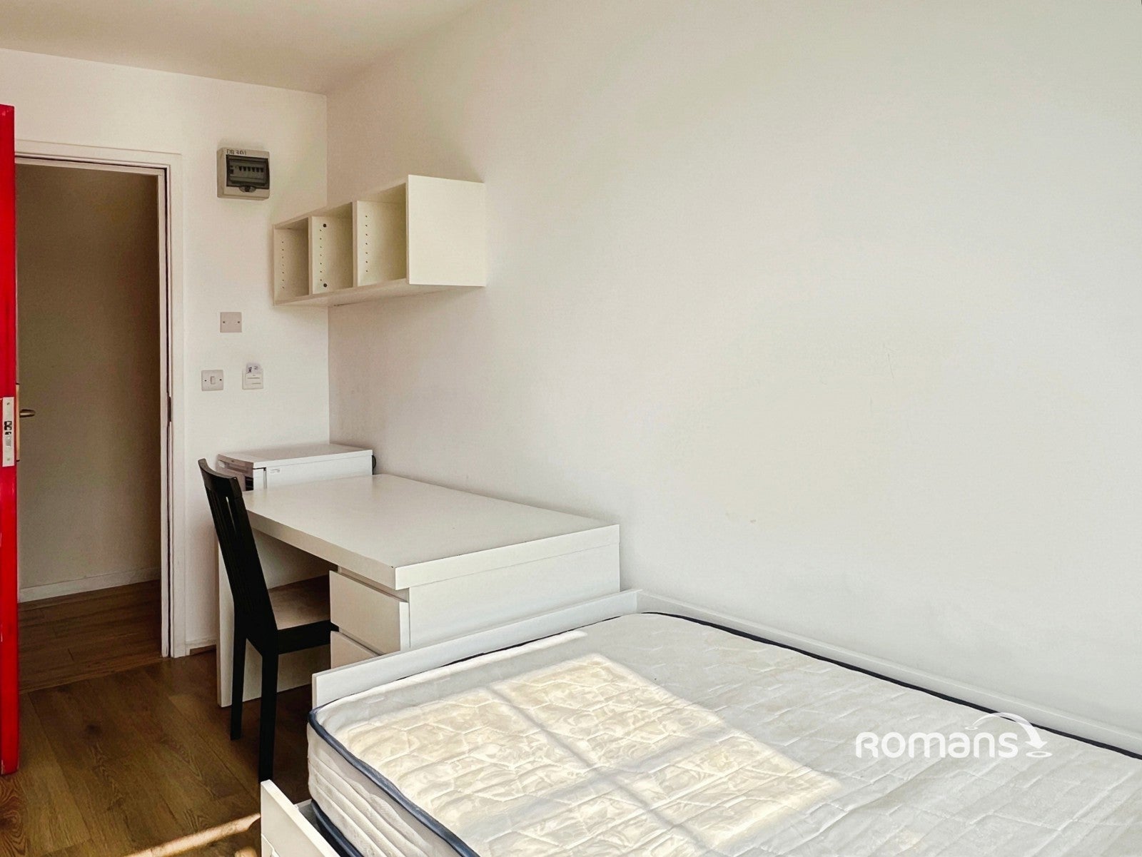 Room Crendon Street in High Wycombe