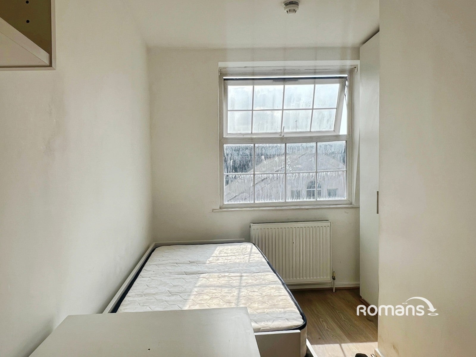 Room Crendon Street in High Wycombe
