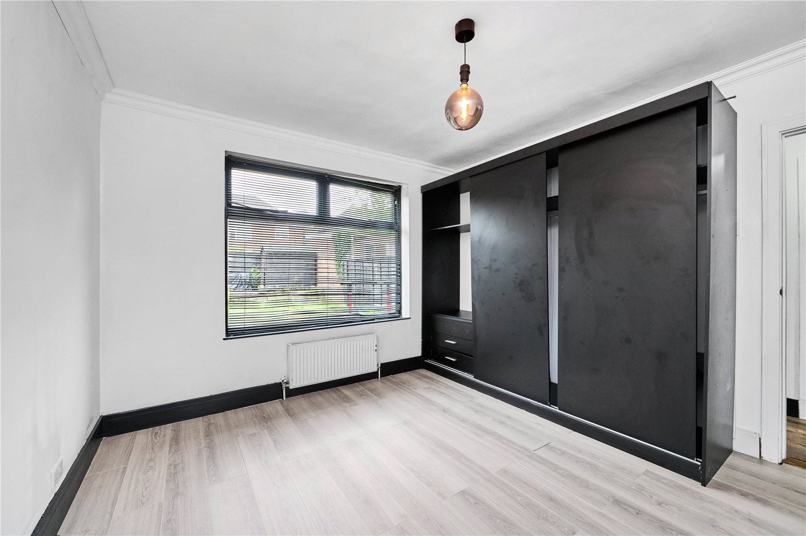 Flat Bromhedge in Greater London