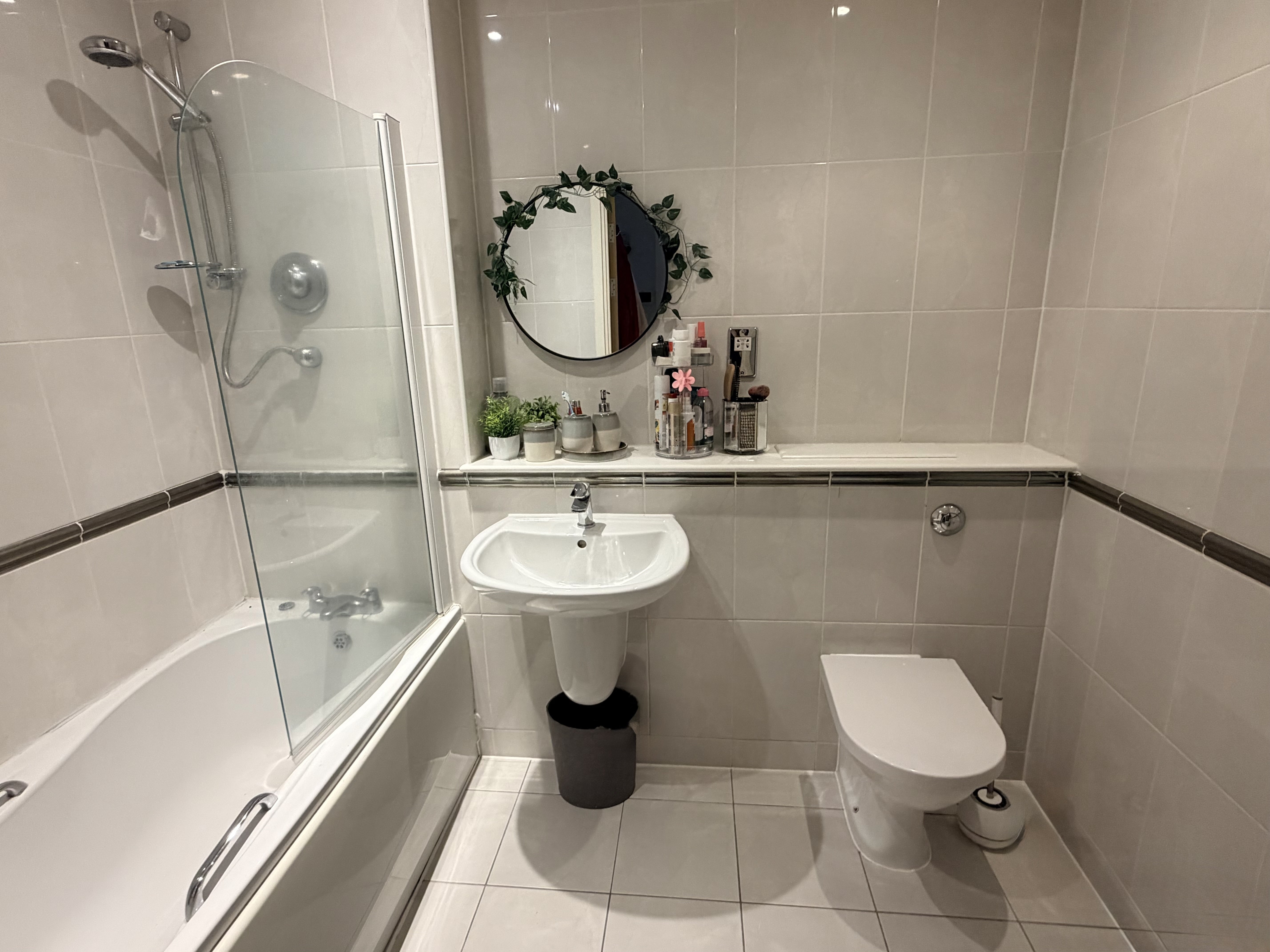 Flat Chandlery Way in Cardiff