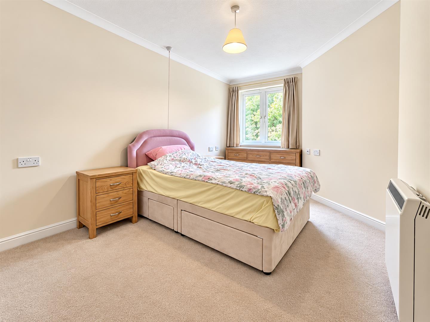 Flat Devon Close in Sandhurst