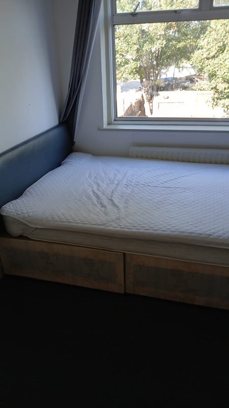 Room Willoughby Lane in Greater London