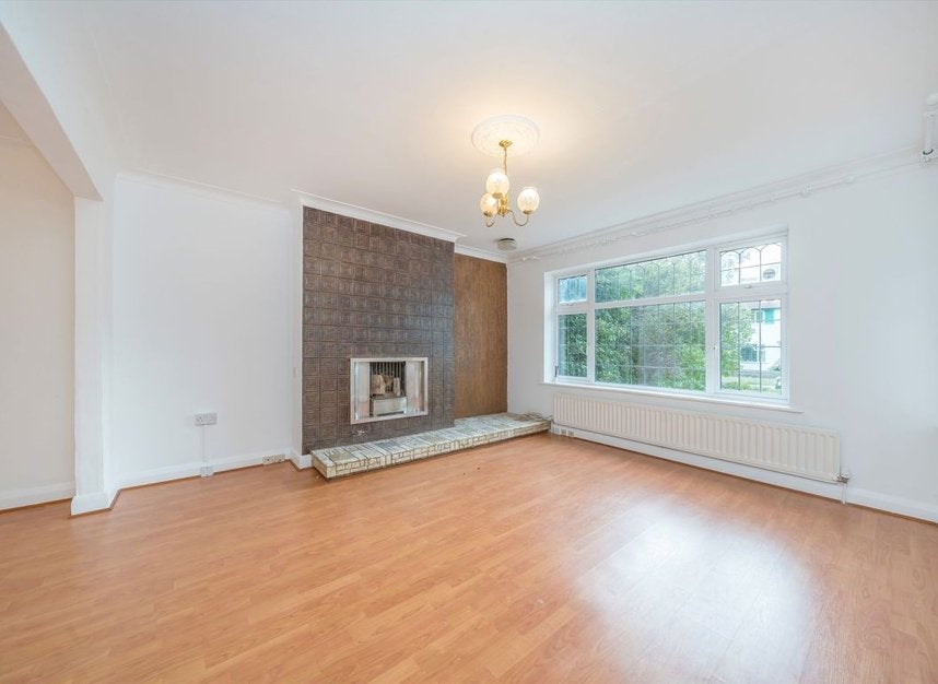 House Ullswater Crescent in Greater London
