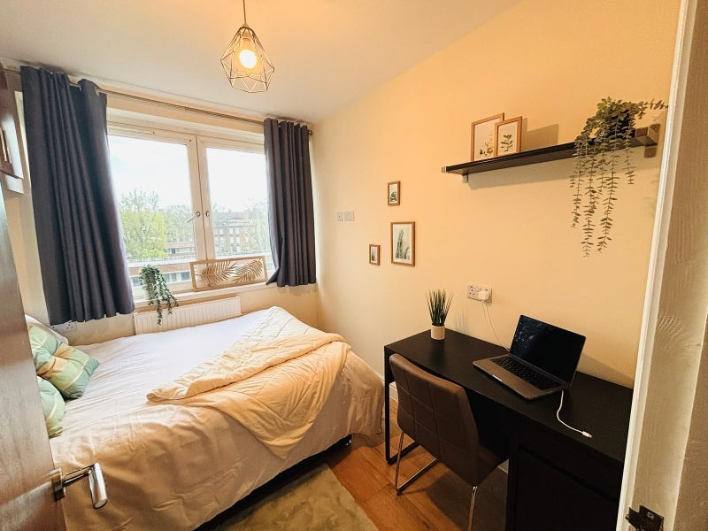 Room Porlock Way in Greater London