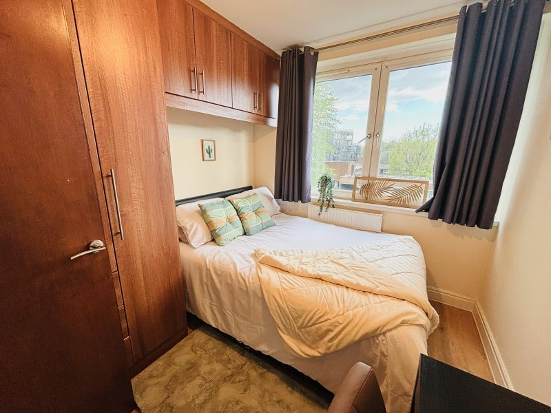 Room Porlock Way in Greater London