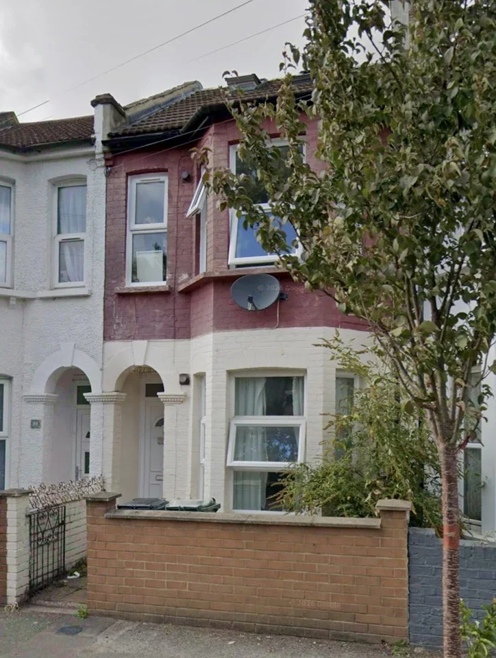 House Vansittart Road in Greater London