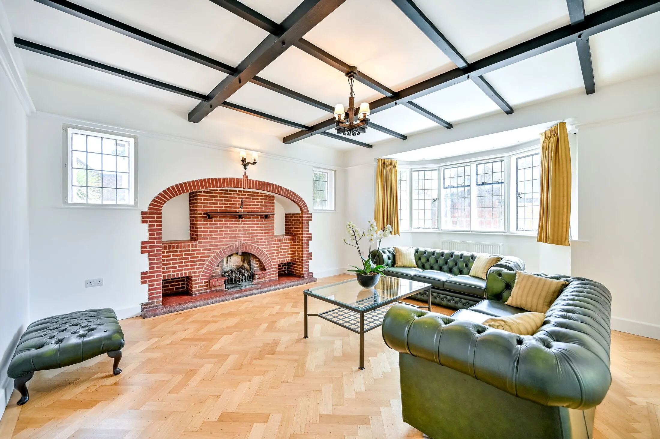 House Firs Drive in Greater London