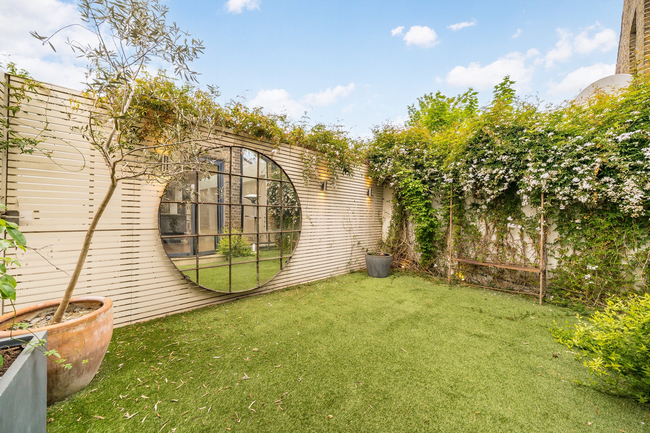 House Sirdar Road in Greater London