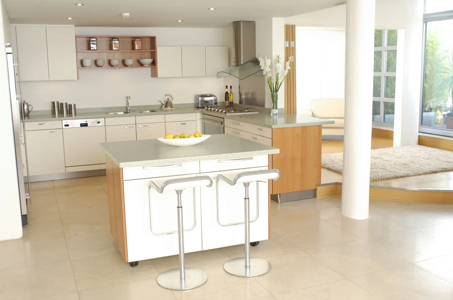 Flat Wenlock Road in Greater London