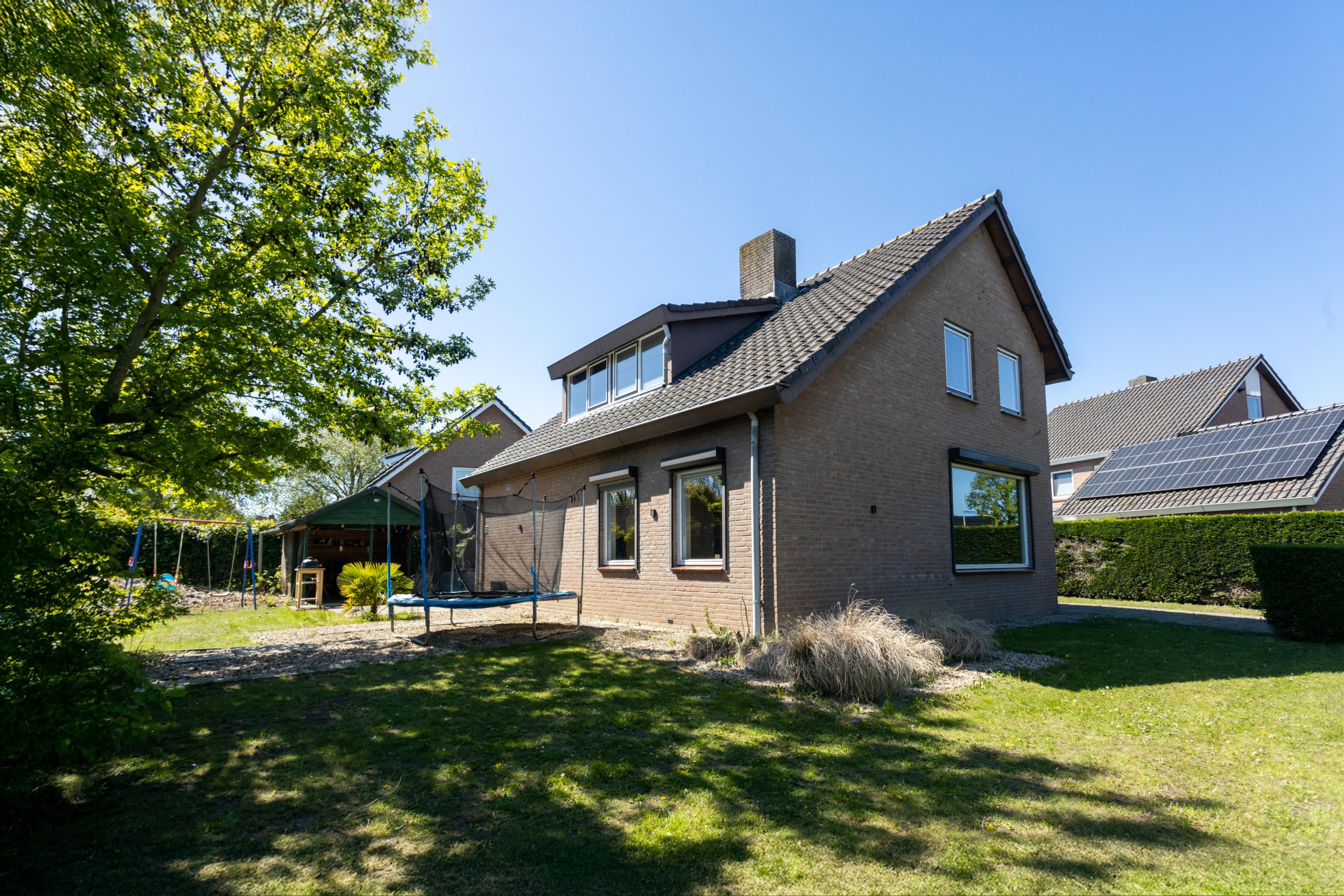 Huis Hoflaan 14 in Maasbommel
