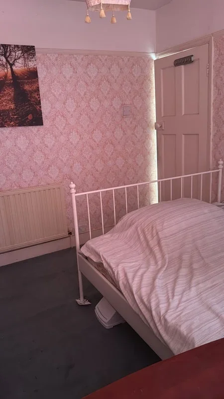 Room Ellis Avenue in Greater London