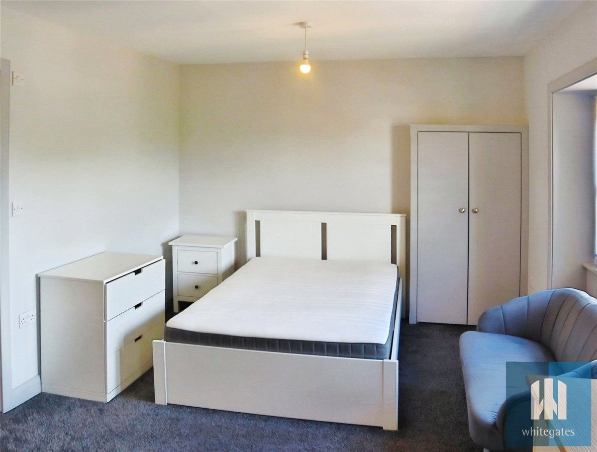 Flat Macaulay Street in Kirklees