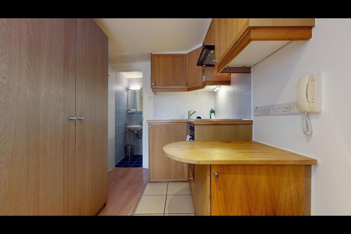Flat Cartwright Gardens in Greater London