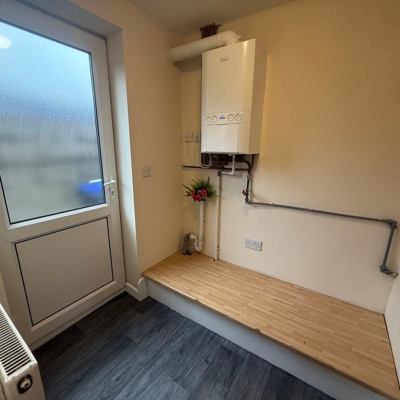 Flat Ashbourne Road in Rocester