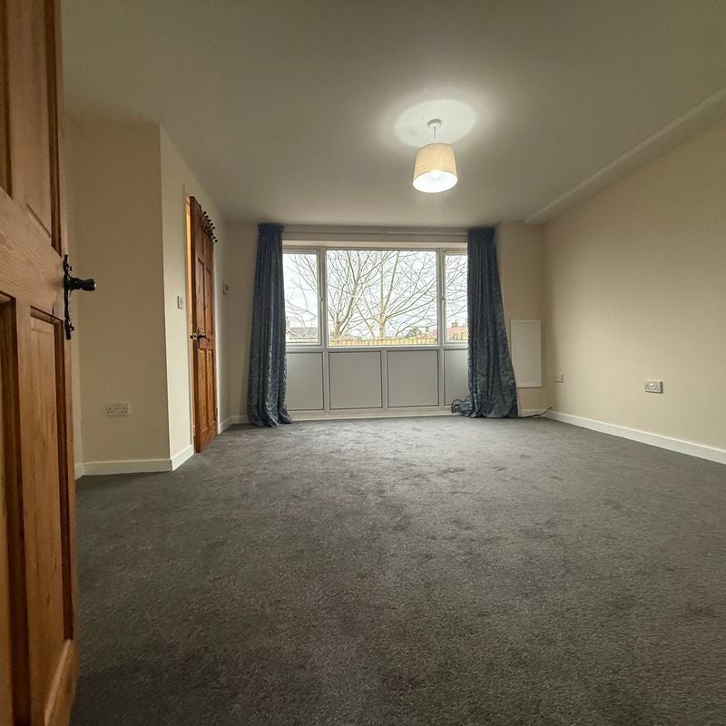 Flat Ashbourne Road in Rocester