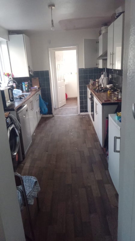 Room Rixsen Road in Greater London